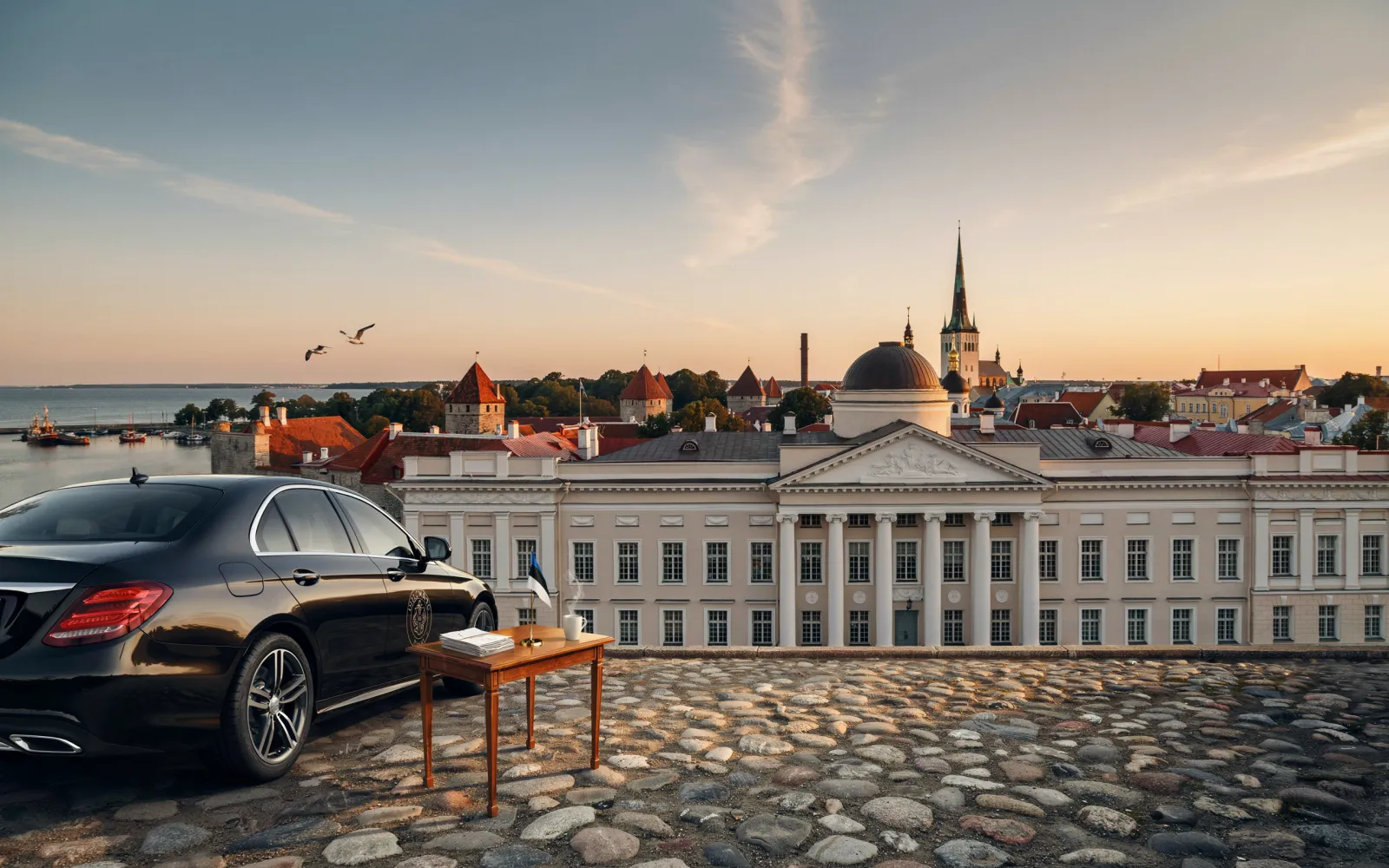 Ukrainian President Zelenskyy Arrives in Tallinn for Nordic-Baltic Summit